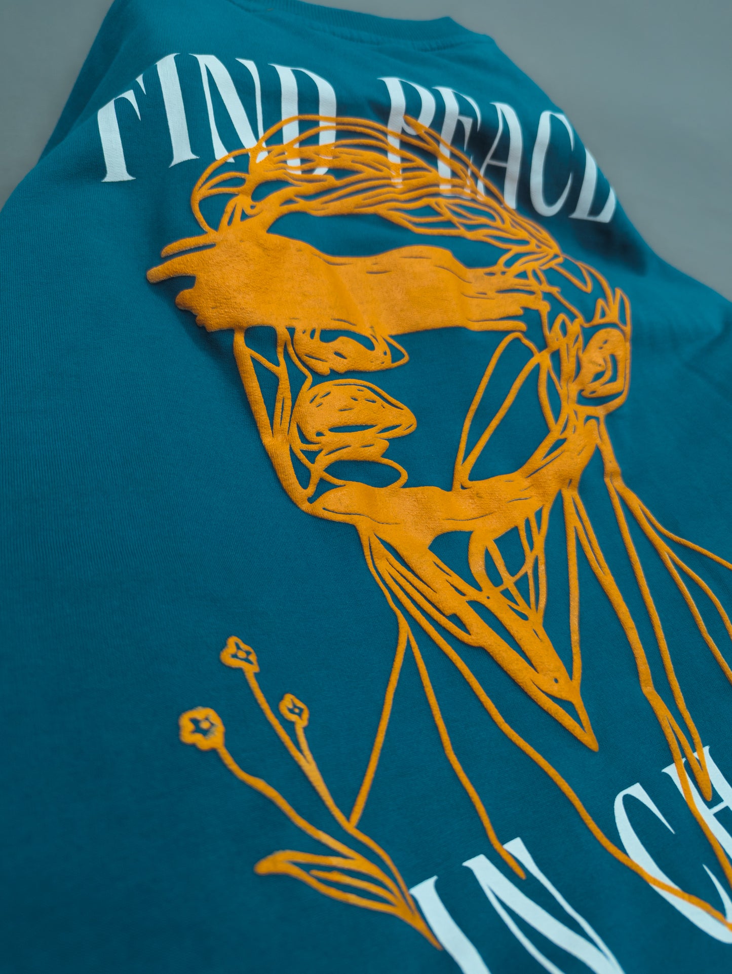 FIND PEACE IN CHAOS PUFF PRINTED UNISEX OVERSIZED DROP SHOULDER T-SHIRT
