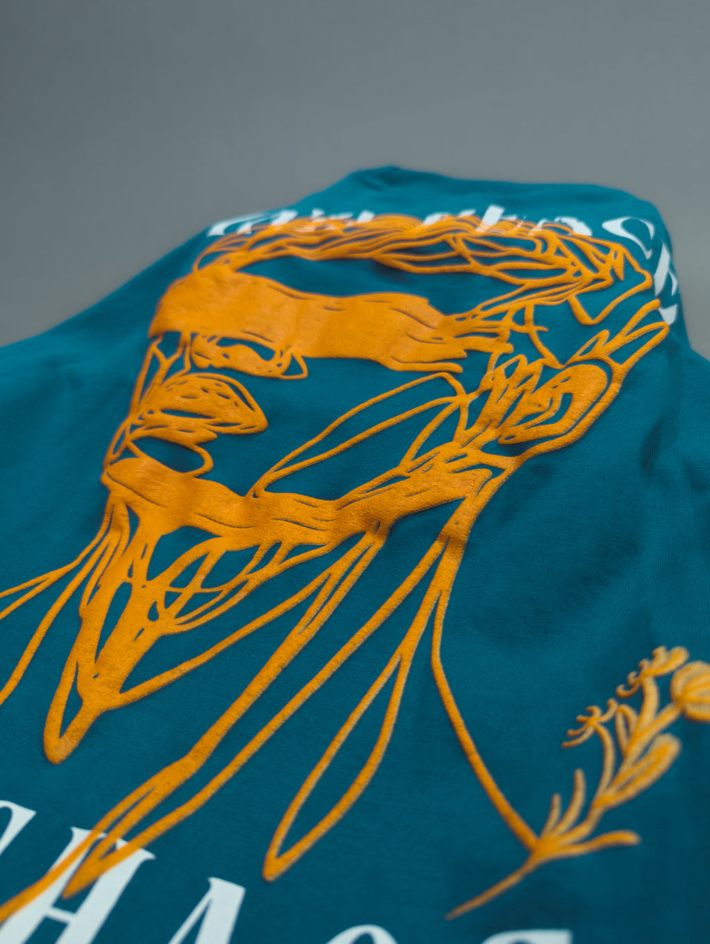 FIND PEACE IN CHAOS OVERSIZED T-SHIRT