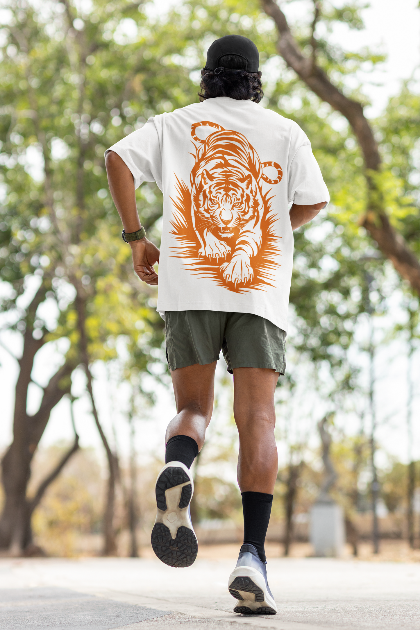 THE CROUCHING TIGER WHITE OVERSIZED T-SHIRT