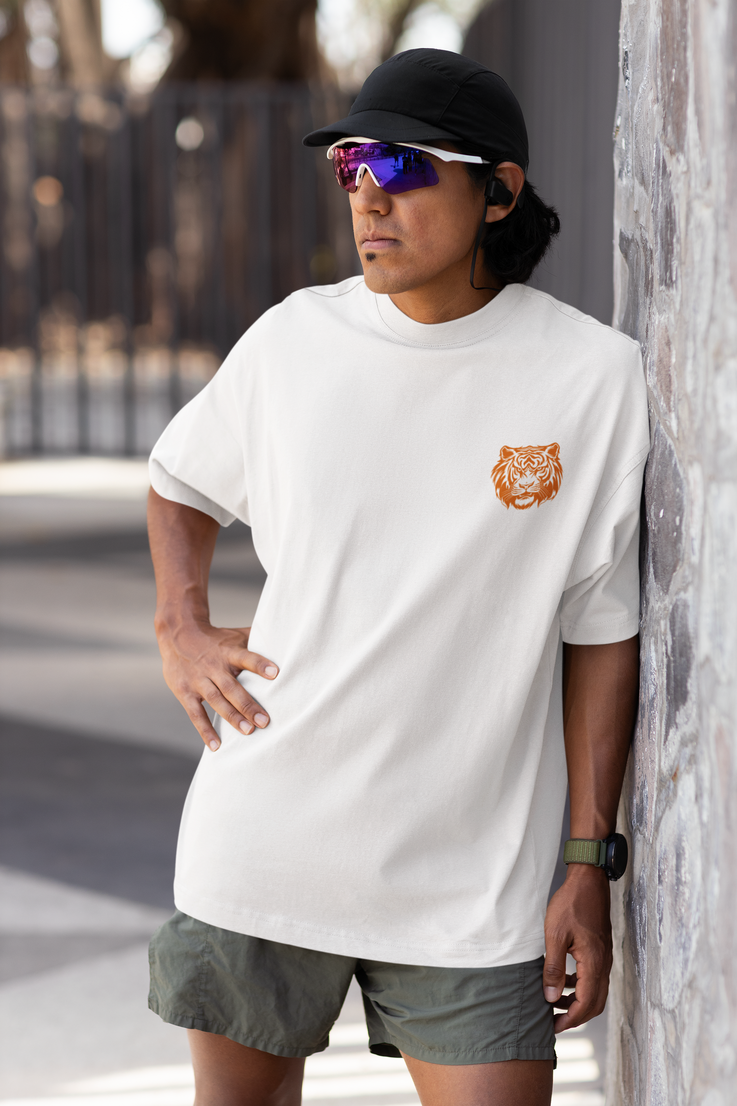 THE CROUCHING TIGER WHITE OVERSIZED T-SHIRT